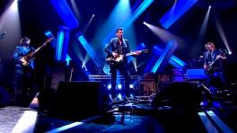 ¡Elegante! Arctic Monkeys en vivo en Jools Holland