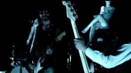 Carlos Reyes estrena el vídeo de "Somos hermanos"