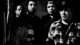 Deftones lanzará caja de colección de vinilos con material en vivo de toda su carrera