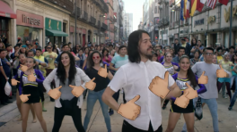 El clip fue estrenado durante la edición 2016 del festival Vive Latino