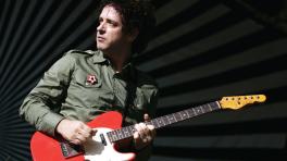 El 4 de abril de 2006, Gustavo Cerati lanzó el álbum "Ahí Vamos".