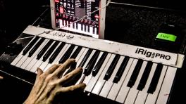 Foto de Guillermo Tato Vega  toma de Facebook: Charly Garcia Parte De La Religion