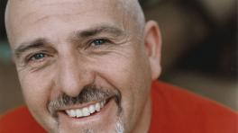 Peter Gabriel presenta sus canciones reversionadas en arreglos clásicos