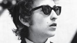  Robert Allen Zimmerman más conocido como Bob Dylan nació el 24 e mayo de 1941. Foto tomada de elcorso.es