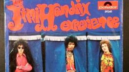 Dylan y Hendrix Alrededor de la Torre del Reloj