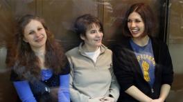 Liberarán a las dos Pussy Riot encarceladas