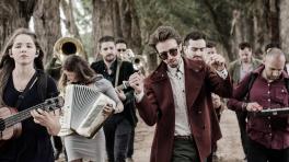 El Pasado es el segundo corte del álbum 'Caótica belleza'