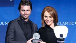 Juanes fue galardonado con el premio Liderazgo Humanitario