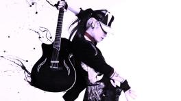 Miyavi, el virtuoso japonés que toca funk y rock fiestero con la guitarra como bajo