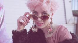 'Debutant' es el álbum debut de FEMME