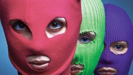 En 2012, tres de los miembros de Pussy Riot fueros arrestadas y acusadas de vandalismo.