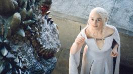 Daenerys Targaryen, madre de dragones.