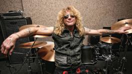 Steven Adler de 51 años, baterista original de Guns N' Roses.