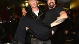 Josh Homme y Dave Grohl, excompañeros en Queens Of The Stone Age.