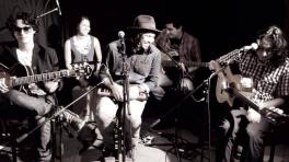 Jaison está influenciado por la música de Jorge Drexler,  Kevin Johansen, Gustavo Cerati, Serú Girán y Robi Draco Rosa .