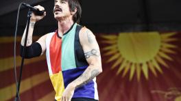 Anthony nació el 1 de noviembre de 1962 en Grand Rapids, Míchigan.