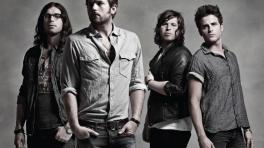 Kings of Leon son los hermanos Caleb Followill, Jared Followill, Nathan Followill y su primo Matthew Followill.