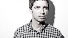 A Noel Gallagher no le gusta la idea de tener a Axl Rose en AC/DC