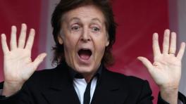 El planeta menor 4148, descubierto en 1983, fue nombrado 'McCartney' en su honor.