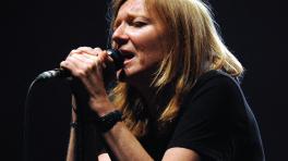 Beth Gibbons de 51 años, cantante y compositora de Portishead.