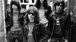 The Ramones nacieron en Nueva York en 1974 y se disolvieron en 1996.