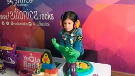 Elisa Vergara tiene 7 años y le gusta bailar con Systema Solar.