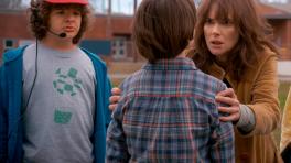 Dustin, Joyce y Will en Stranger Things 2.