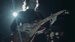 Años en vivo y en estudio es "Yo necesito" de Superlitio