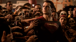 Además de esta cinta, Warner Bros prepara el estreno de Suicide Squad en agosto de 2016; en junio de 2017, 'Wonder Woman'; y en noviembre, 'The Justice Leagu: part One'.