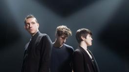 The XX son Olivier Sim, Jamie XX y Romy Croft. Foto tomada de Mainstage.com