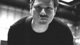 DeLonge niega que haya dejado Blink 182 por los ovins