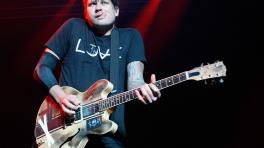 Tom nació el 13 de diciembre de 1975 en San Diego, California. 