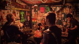 Imagen tomada de Facebook: Triple X