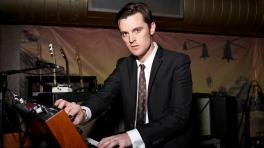  Nick McCarthy nació en Blackpool, Inglaterra  el 13 de diciembre de 1974