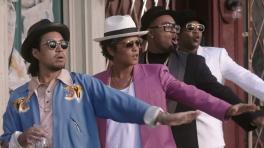 Jeff Bhasker, Philip Lawrence, Bruno Mars, Mark Ronson, Nicholas Williams, Devon Gallaspy, Lonnie Simmons, The Gap Band y Rudolph Taylor aparecen en los créditos oficiales de la canción como escritores