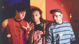 "Soda Stereo" lado A - "Trátame Suavemente"