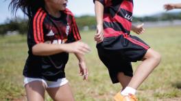 'Goles Para La Paz': balones indestructibles para niños soñadores