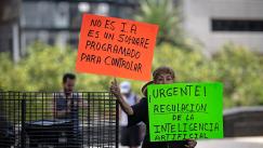 Actores de doblaje mexicanos exigen regulación de la IA | Foto de AFP